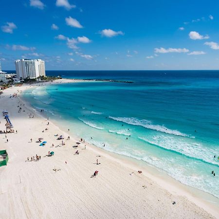 2 Story Oceanfront Penthouses On Cancun Beach! Exterior photo