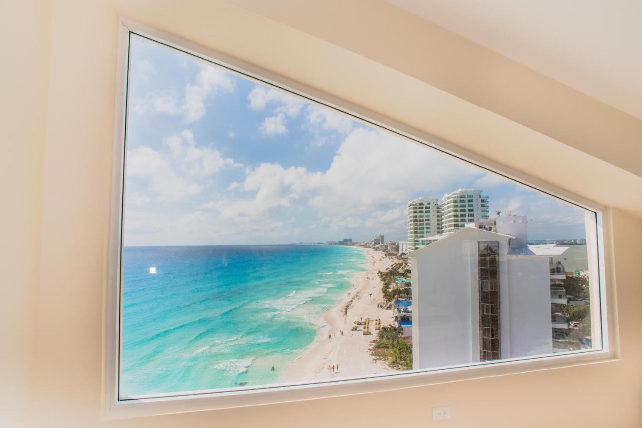 2 Story Oceanfront Penthouses On Cancun Beach! Exterior photo
