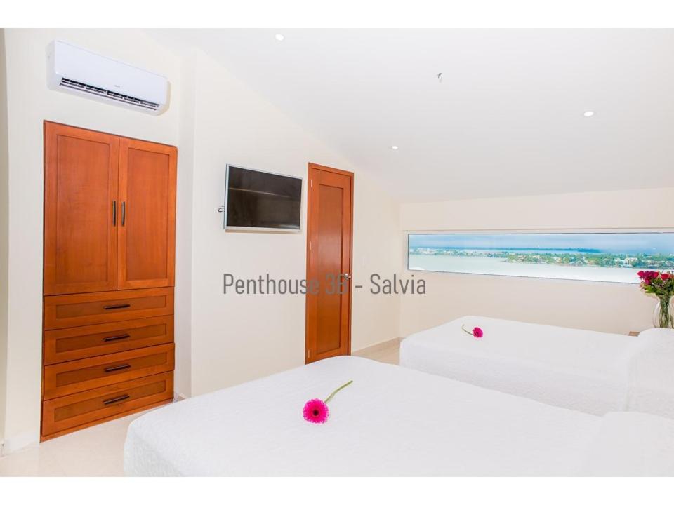 2 Story Oceanfront Penthouses On Cancun Beach! Exterior photo
