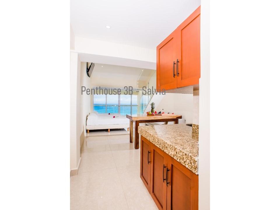 2 Story Oceanfront Penthouses On Cancun Beach! Exterior photo